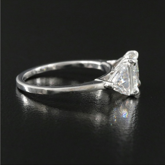 1.90 CTW 💎18k White Gold IGI Certified Lab Diamond Ring - Picture 6 of 8